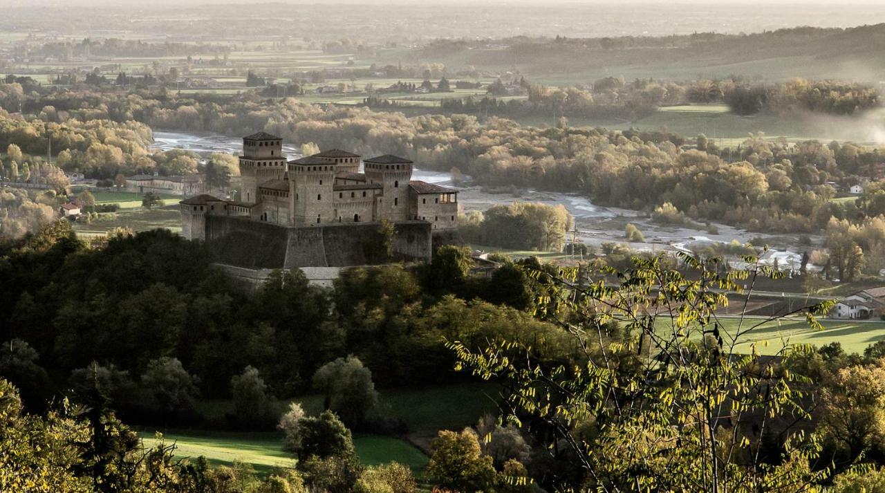La Locanda Del Borgo Torrechiara Buitenkant foto